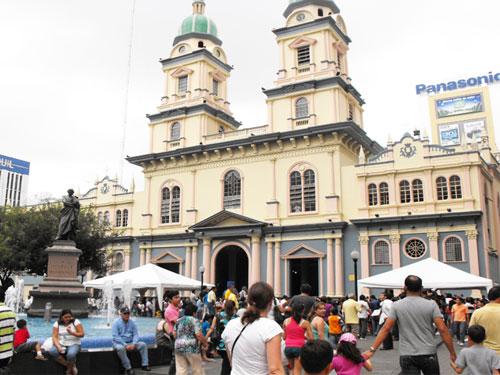 ecuadoruniversitario_guayaquil_04
