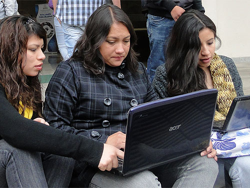 ecuadoruniversitario_upec-estudiantes-evaluan-docentes