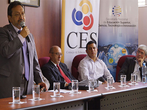 ces-ucuenca-talleres-reglamento-regimen-academico