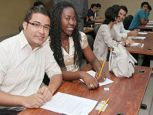 becas-convocatoria-abierta-2013-eu