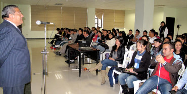 Estudiantes de la UPEC participaron en conversatorio binacional